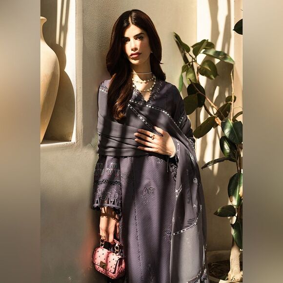 SUFFUSE BY SANA YASIR PAKISTANI LUXURY AUTHENTIC DESIGNER EMBROIDERED DRESS - Picture 3 of 12